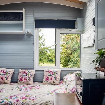 Shepherds Hut Bath Wick  Bagian luar foto