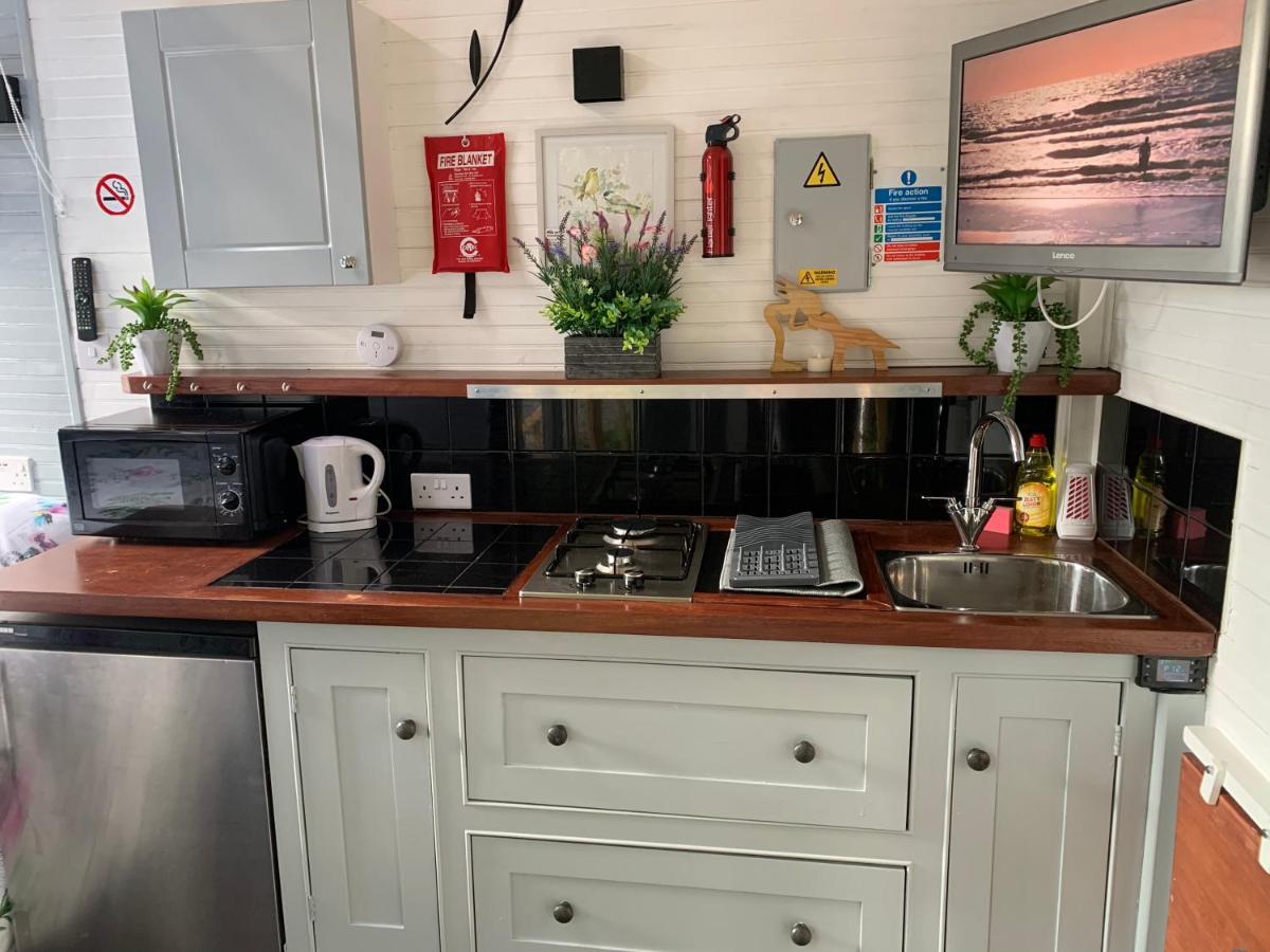 Shepherds Hut Bath Wick  Bagian luar foto