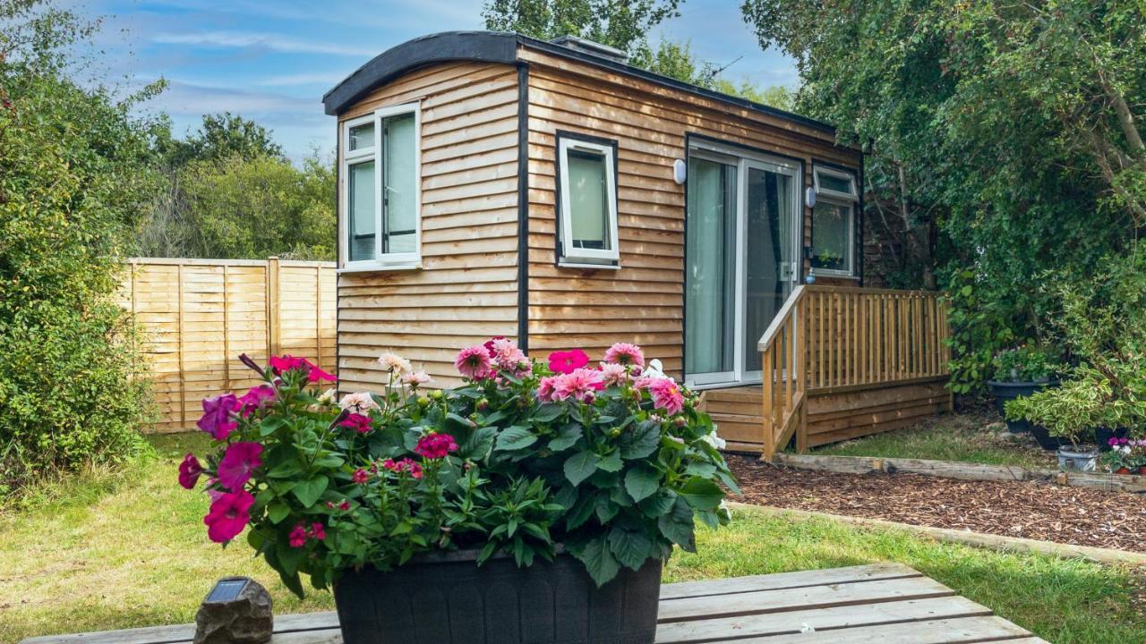 Shepherds Hut Bath Wick  Bagian luar foto